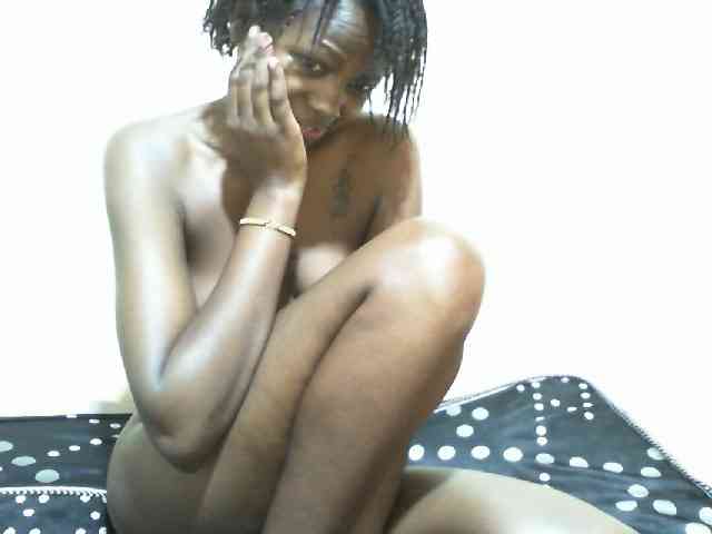 Petitebunni Live Webcam on BongaCams