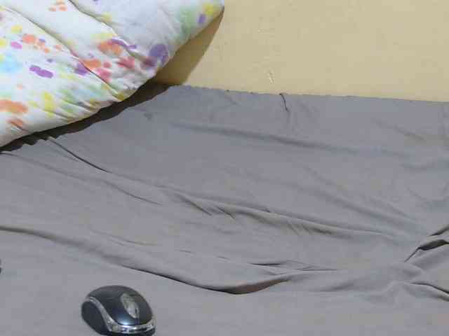 Petitebunni webcam