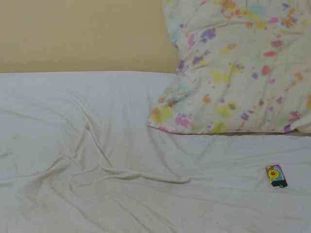 Petitebunni webcam
