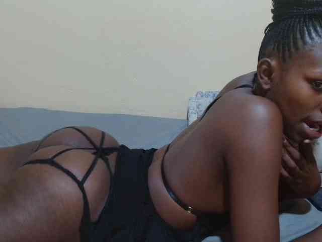 Petitebunni webcam