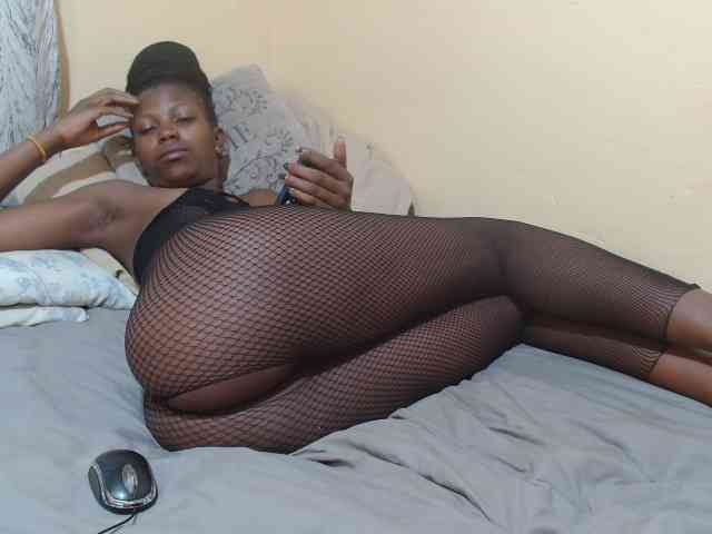 Petitebunni Live Webcam on BongaCams