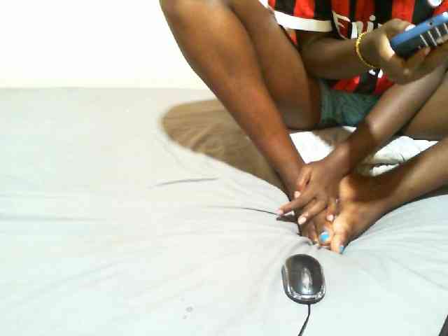 Petitebunni webcam