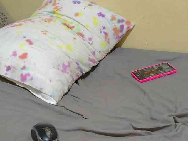 Petitebunni webcam