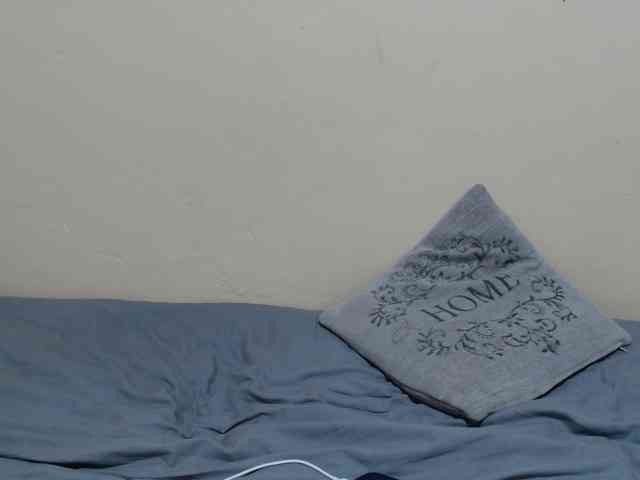 Petitebunni webcam