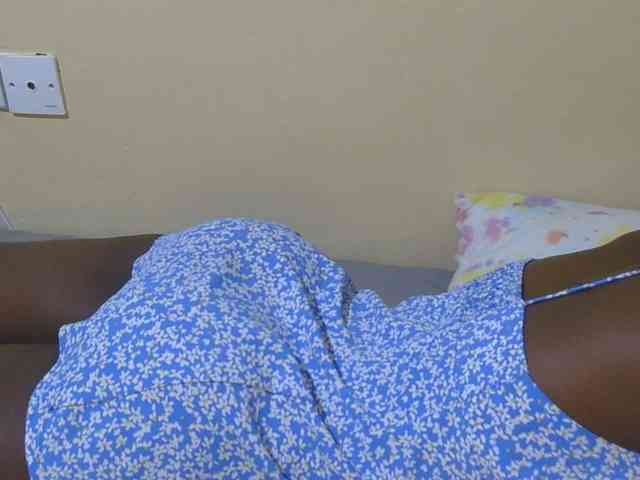 Petitebunni webcam