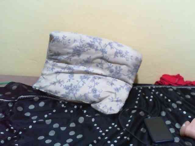 Petitebunni webcam