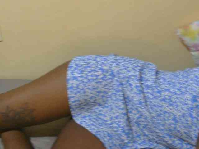 Petitebunni webcam