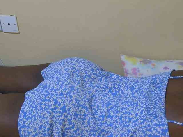 Petitebunni webcam