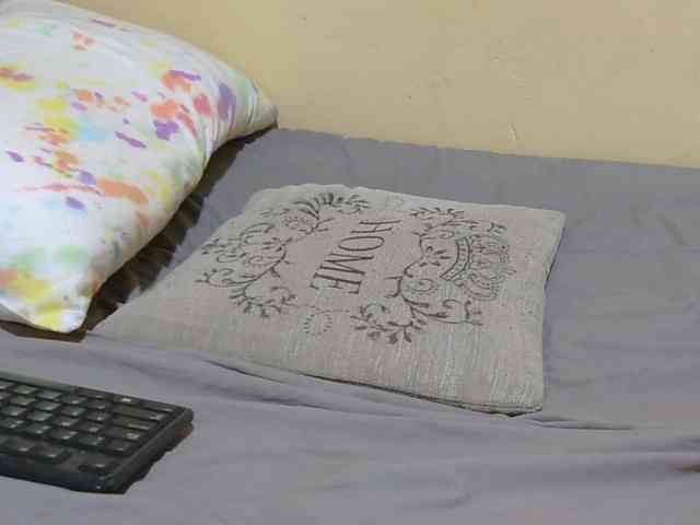 Petitebunni webcam