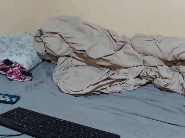 Petitebunni webcam