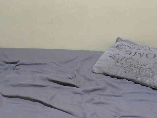 Petitebunni webcam