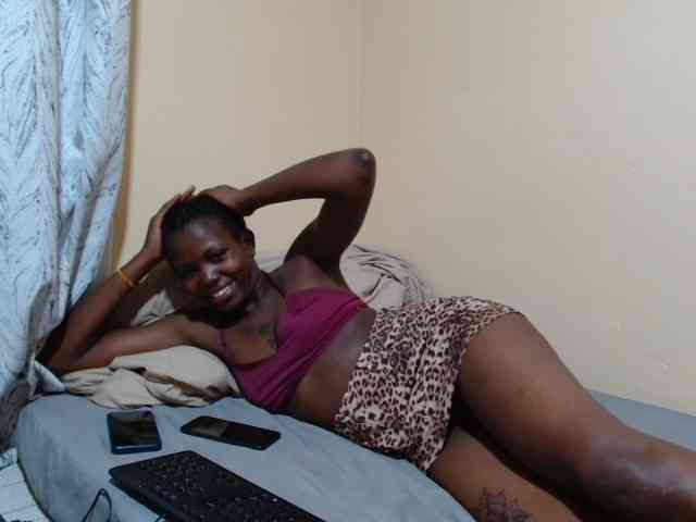 Petitebunni webcam