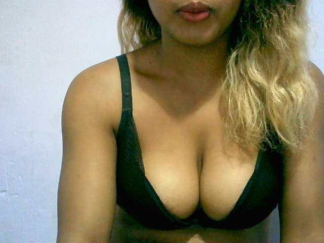 BelliBellaha live cam on BongaCams