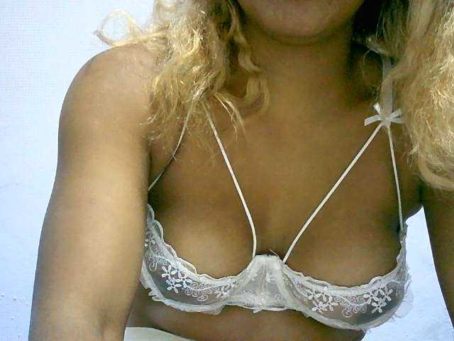 BelliBellaha live cam on BongaCams