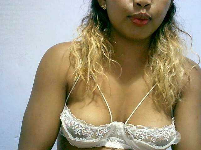 BelliBellaha live cam on BongaCams