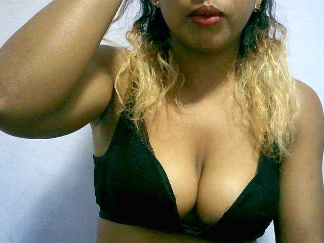 BelliBellaha live cam on BongaCams
