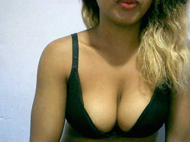 BelliBellaha live cam on BongaCams