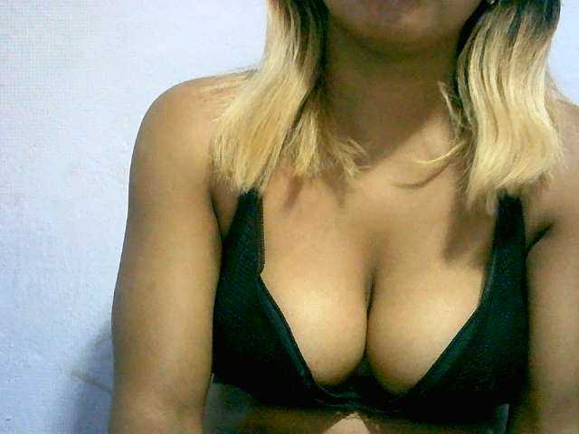 BelliBellaha live cam on BongaCams