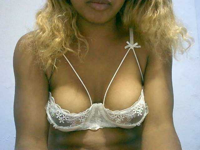 BelliBellaha live cam on BongaCams