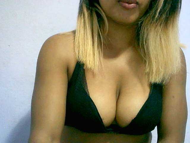 BelliBellaha live cam on BongaCams