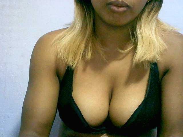 BelliBellaha live cam on BongaCams