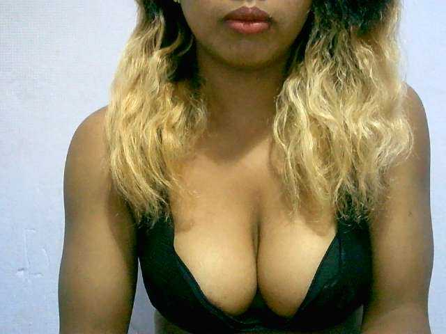 BelliBellaha live cam on BongaCams