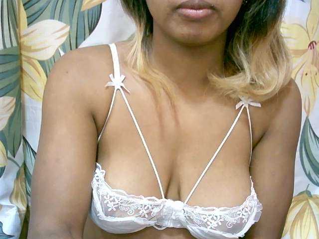 BelliBellaha live cam preview