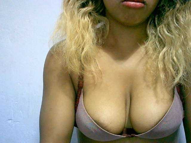 BelliBellaha live cam on BongaCams