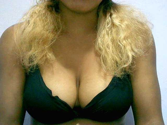 BelliBellaha live cam on BongaCams