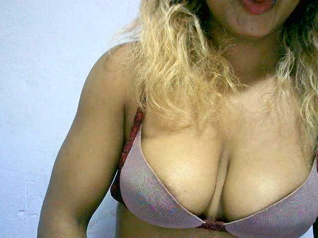 BelliBellaha live cam on BongaCams