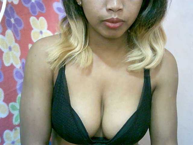 BelliBellaha, en vivo ahora en BongaCams