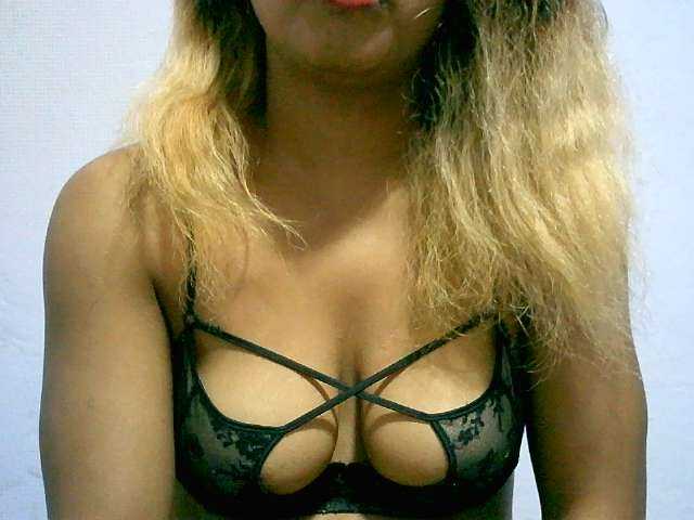 BelliBellaha live cam on BongaCams