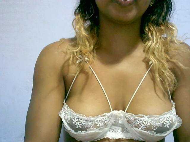 BelliBellaha live cam on BongaCams