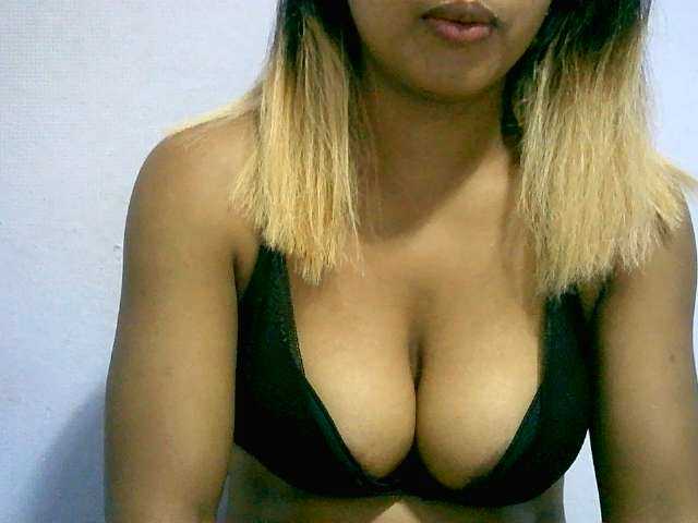 BelliBellaha live cam on BongaCams