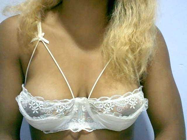 BelliBellaha live cam on BongaCams