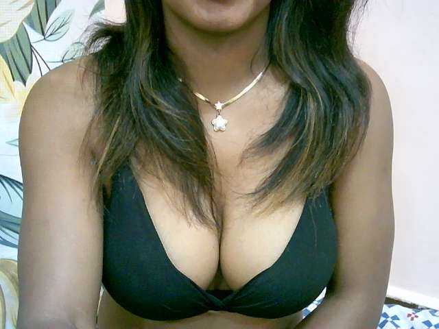 Chat with BelliBellaha live cam