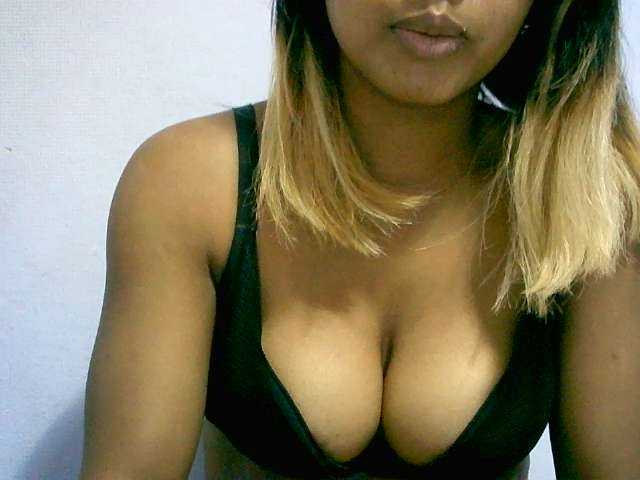 BelliBellaha live cam on BongaCams