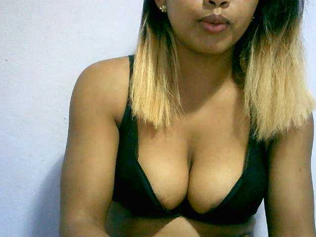 BelliBellaha live cam on BongaCams