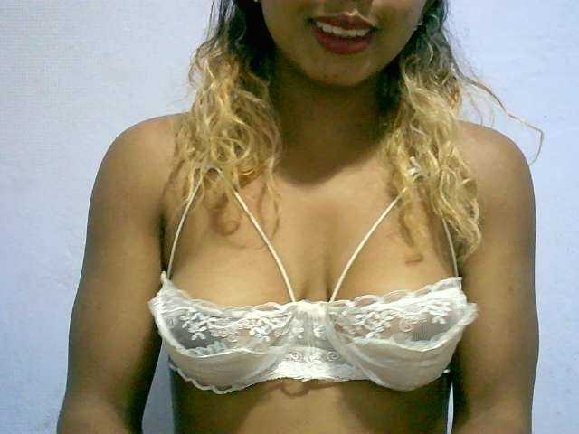BelliBellaha live cam on BongaCams