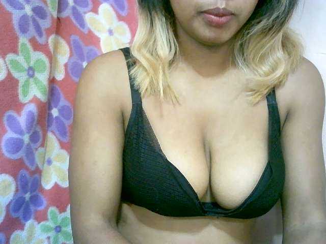 BelliBellaha, en directo ahora en BongaCams