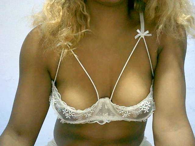 BelliBellaha live cam on BongaCams