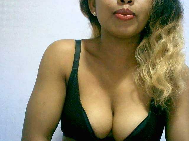 BelliBellaha live cam on BongaCams