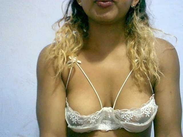 BelliBellaha live cam on BongaCams