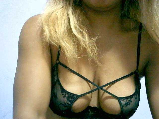 BelliBellaha live cam on BongaCams