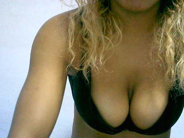 BelliBellaha live cam on BongaCams