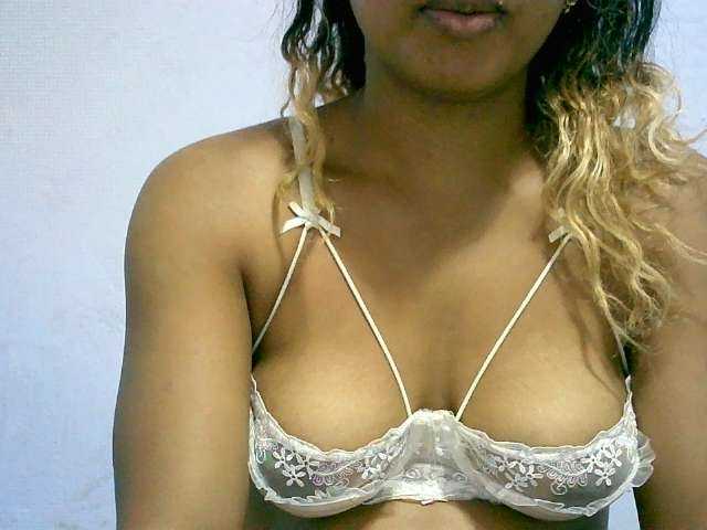 BelliBellaha live cam on BongaCams