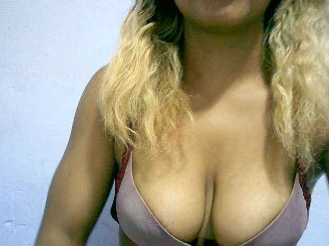 BelliBellaha live cam on BongaCams