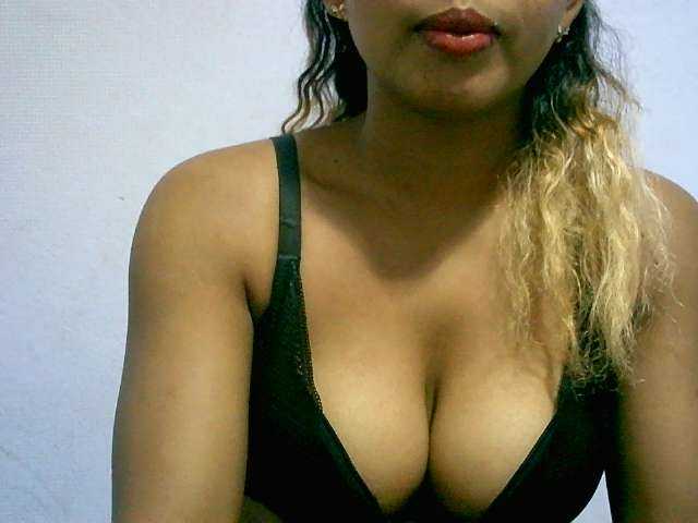 BelliBellaha live cam on BongaCams