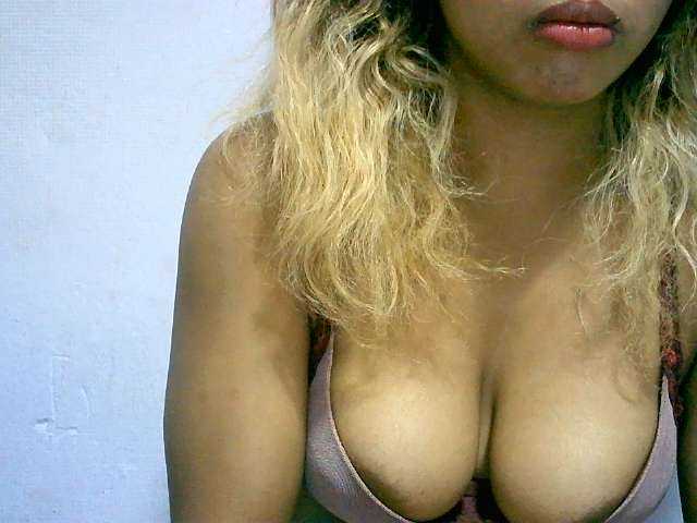 BelliBellaha live cam on BongaCams