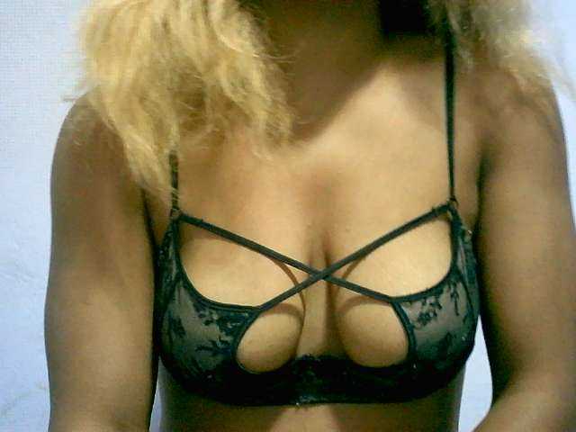 BelliBellaha live cam on BongaCams